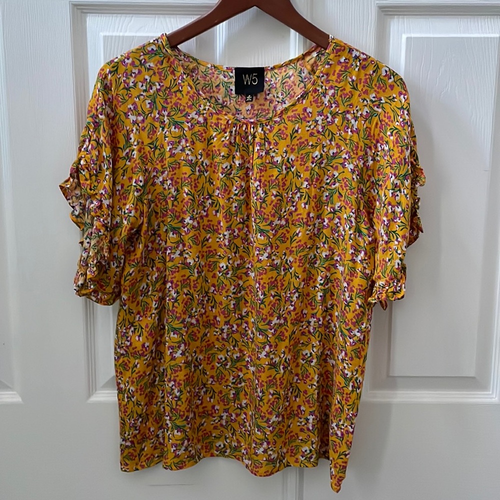 W5 Floral Ruffle Sleeve Top 💐